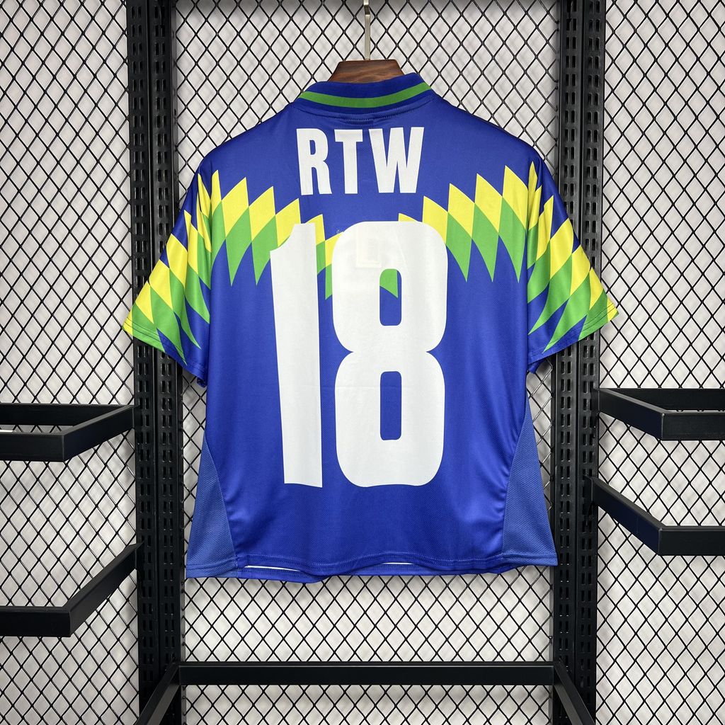 Camiseta Brasil Visita Corteiz Logo Retro 1995