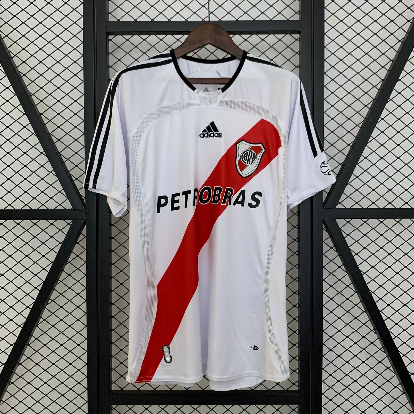 Camiseta River Plate Local Retro 2006/07 Versión Fan