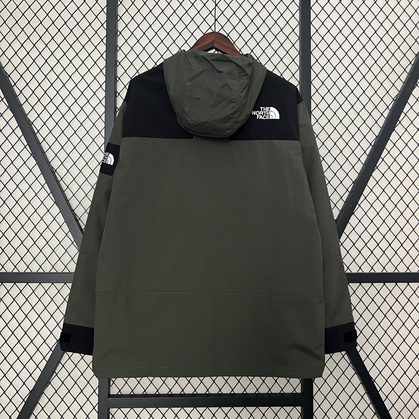 Cortavientos The North Face dark green 2024/25