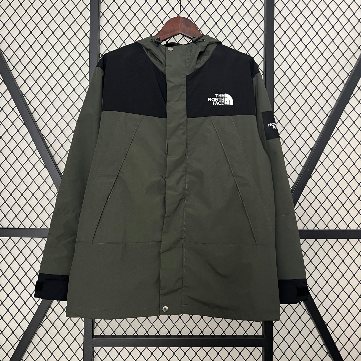 Cortavientos The North Face dark green 2024/25
