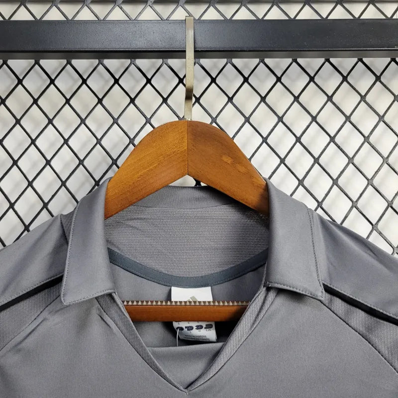 Camiseta Real Madrid Tercera Retro 2005/06