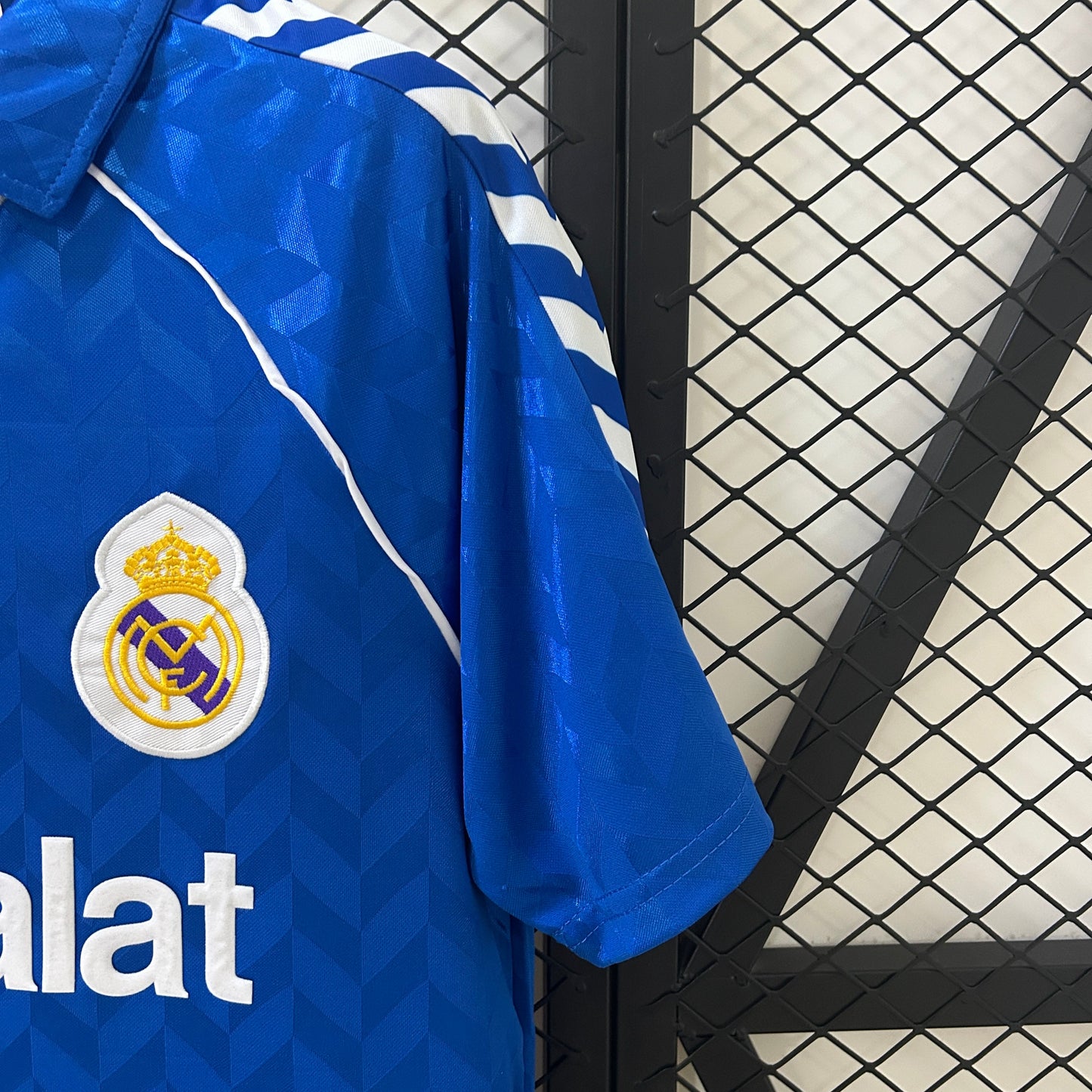 Camiseta Real Madrid Visita Retro 1988 Versión Fan