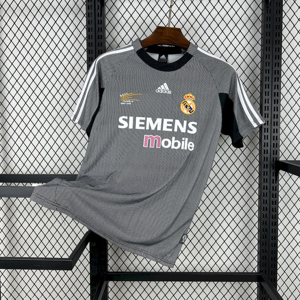 Camiseta Real Madrid Portero Retro 2002/03 Versión Fan