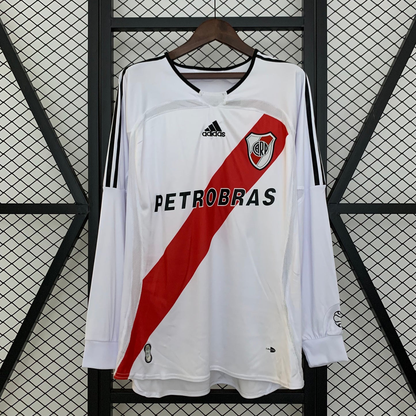 Camiseta River Plate Local Retro Manga Larga 2006/07 Versión Fan