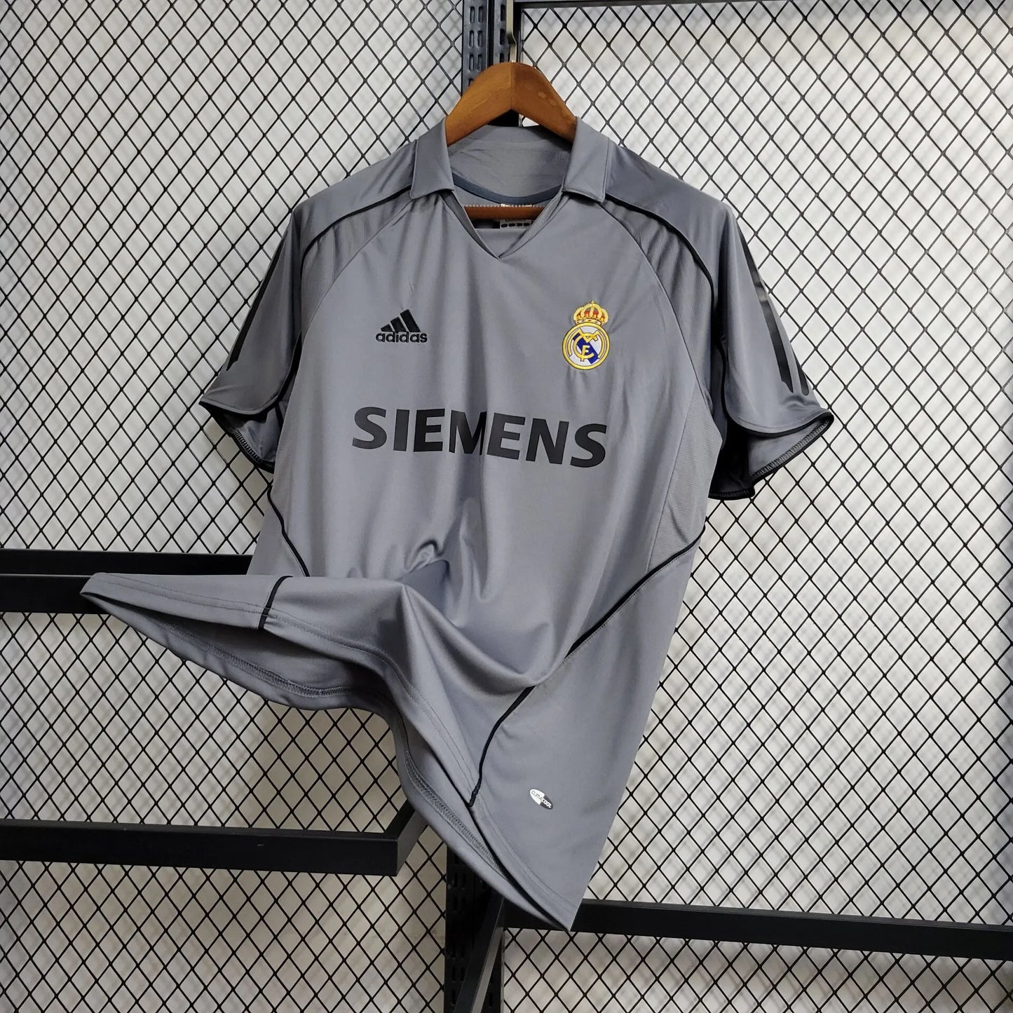 Camiseta Real Madrid Tercera Retro 2005/06