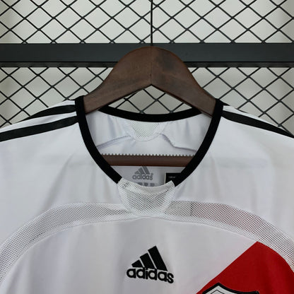 Camiseta River Plate Local Retro 2006/07 Versión Fan