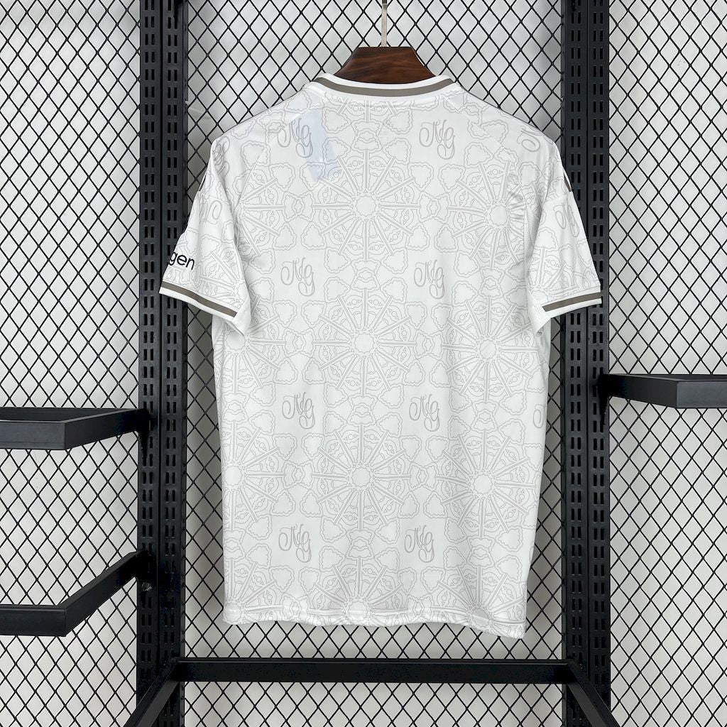 Nottingham Forest Visita 2025/26 Versión Fan