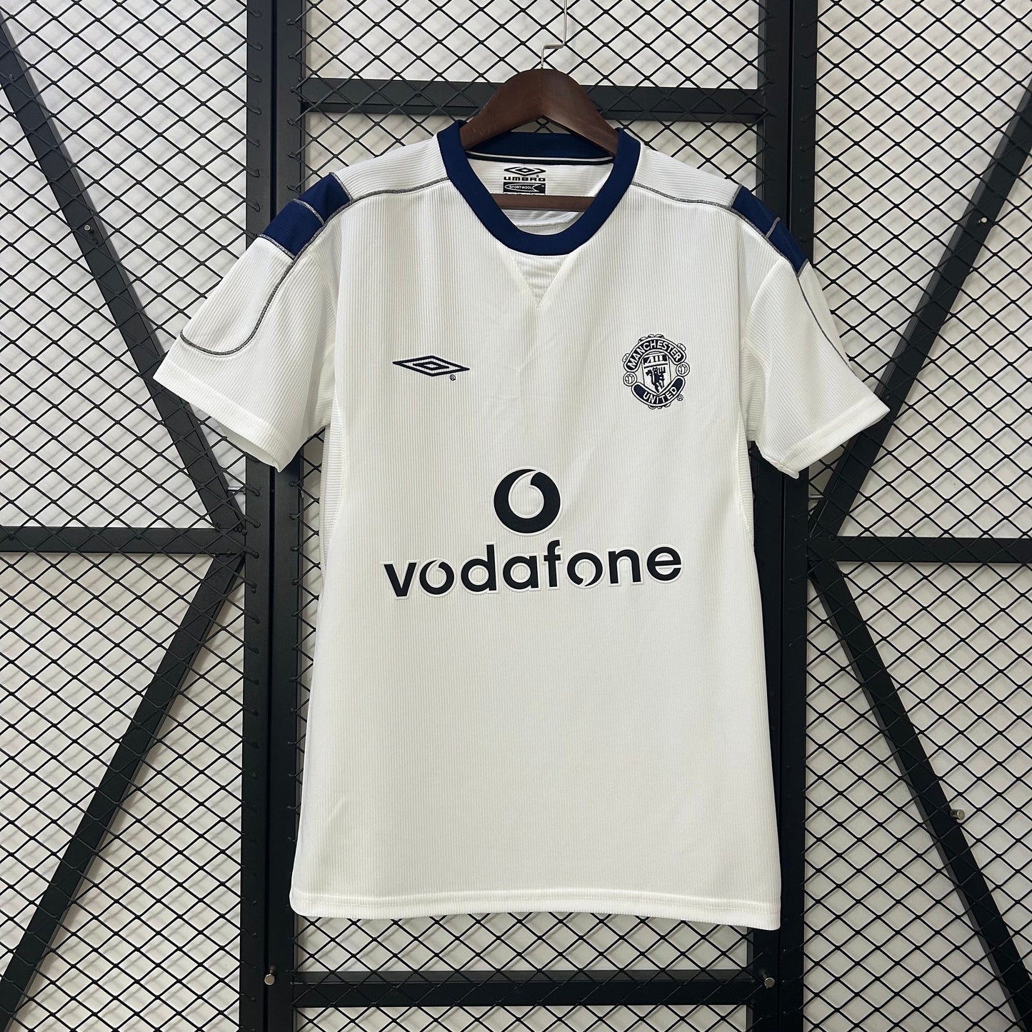 Camiseta Manchester United Visita Retro 2000/02 Versión Fan