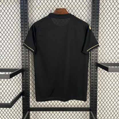 Camiseta Liverpool "Negro Dorado" 2025/26 Versión Fan