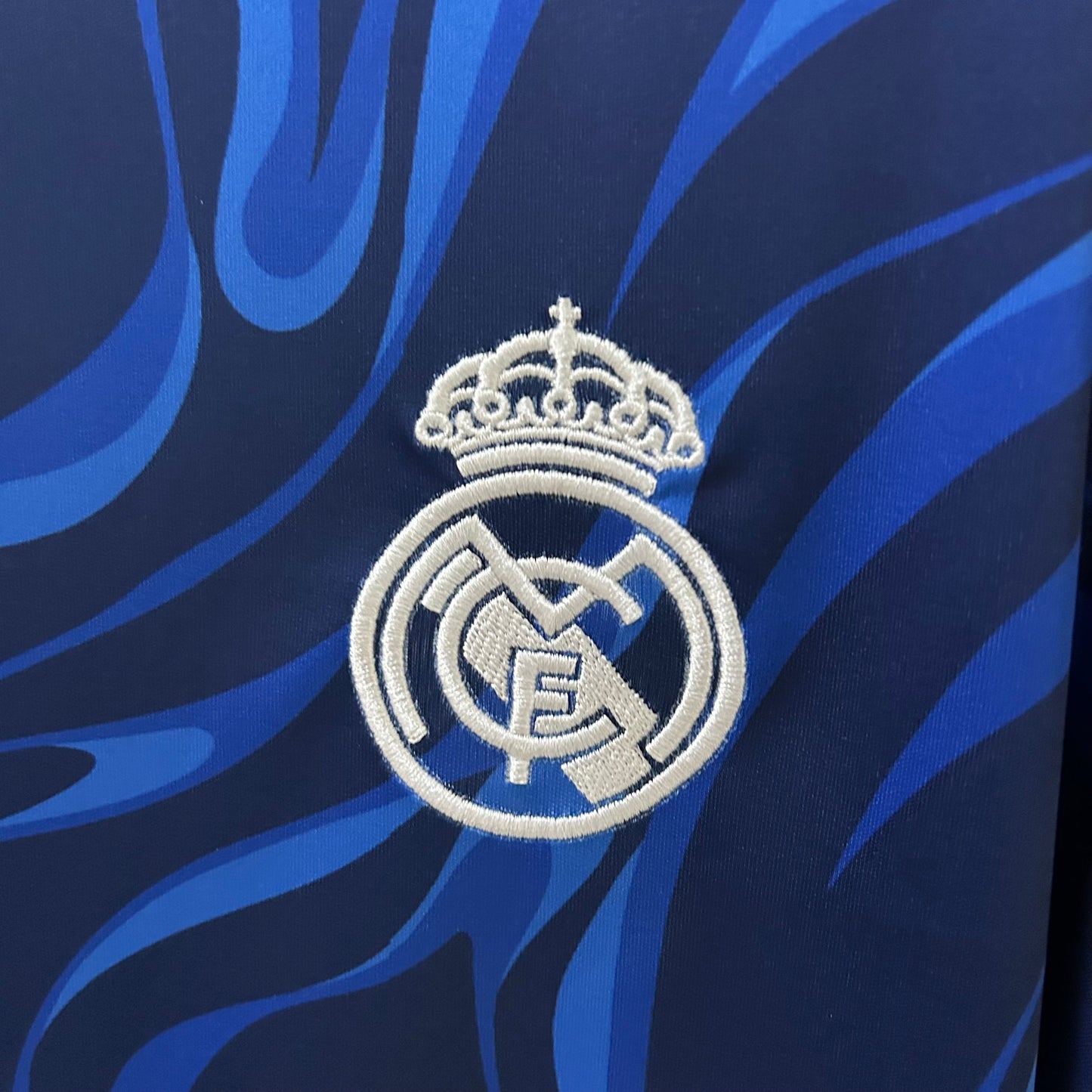 Real Madrid Entrenamiento Azul 2025/26 Versión Fan