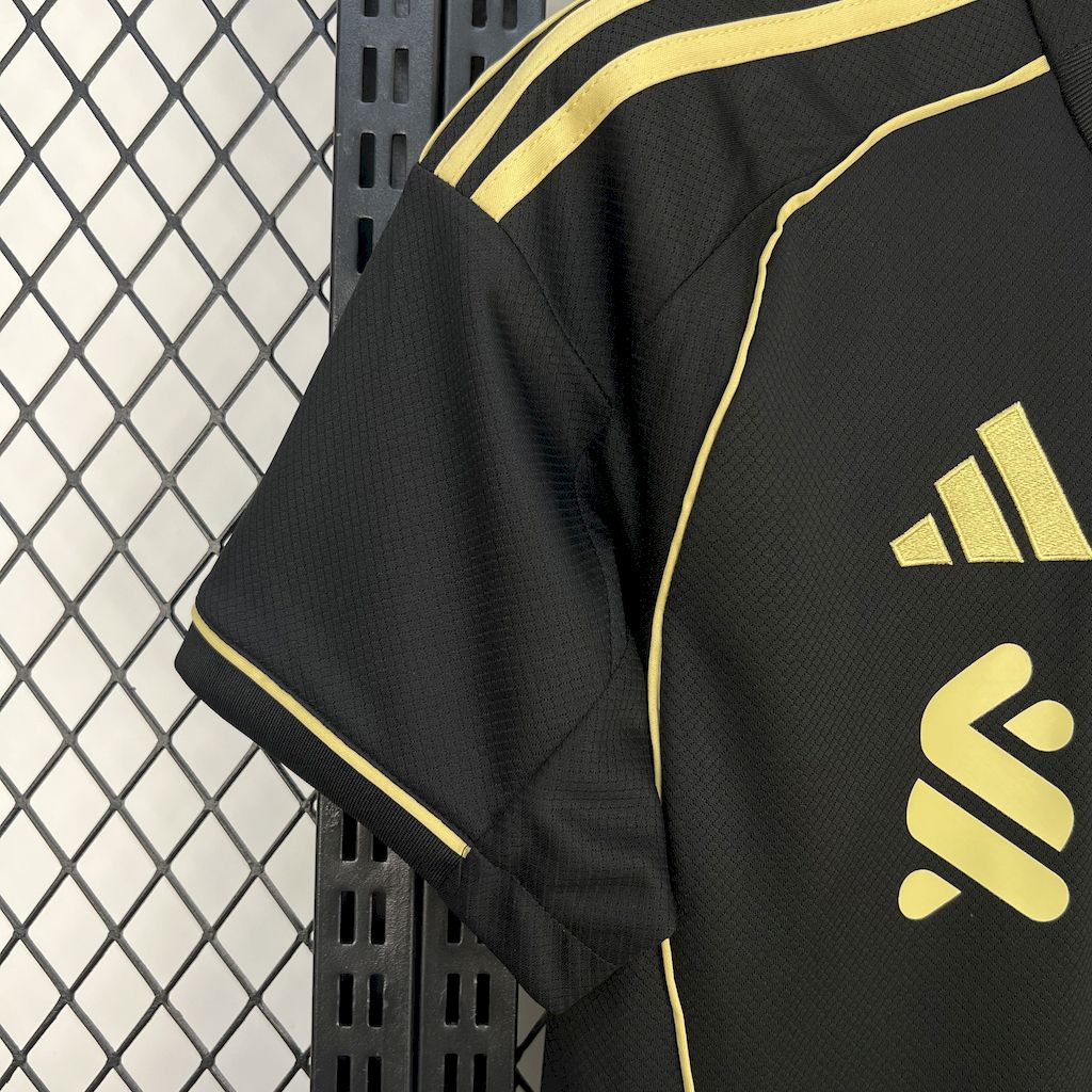 Camiseta Liverpool "Negro Dorado" 2025/26 Versión Fan