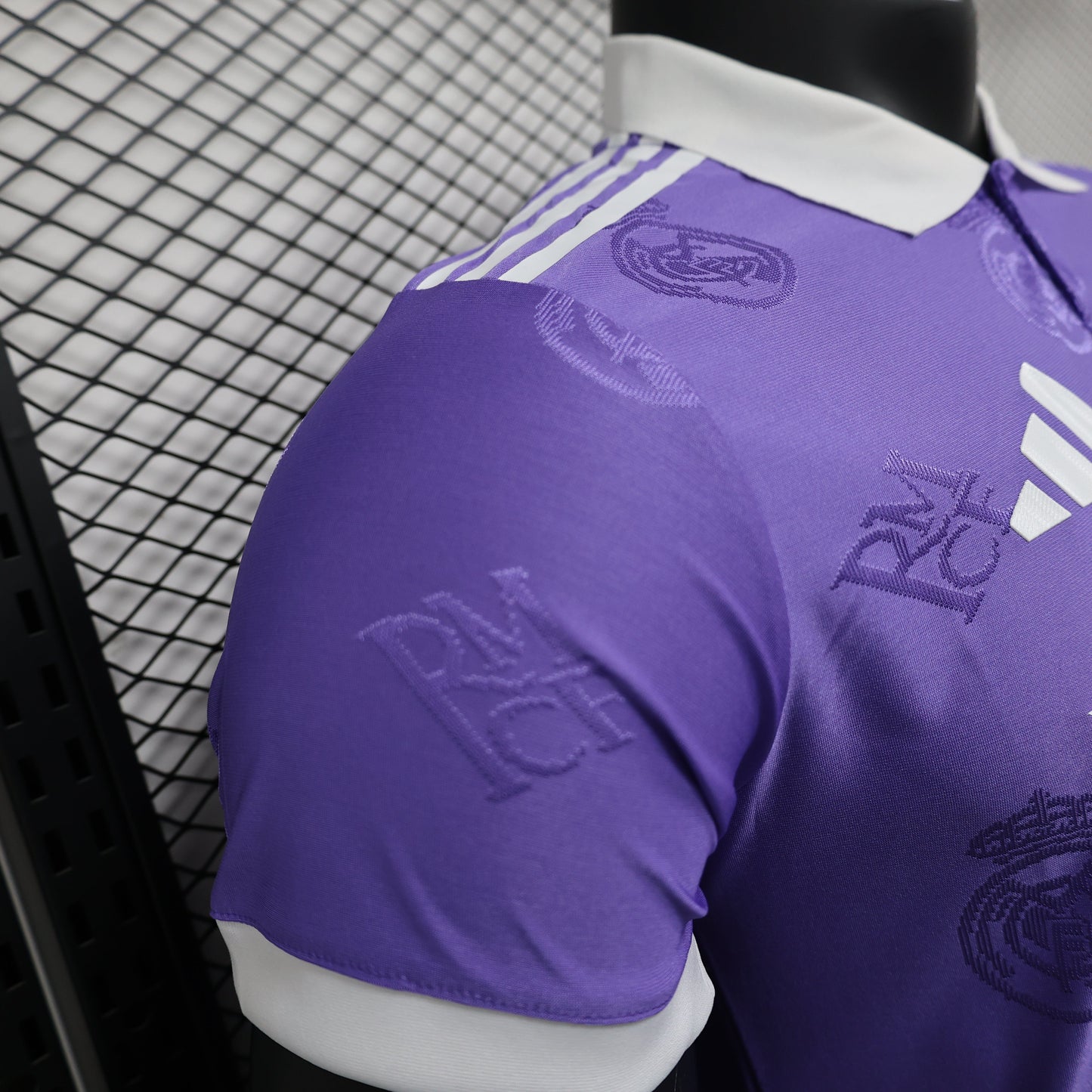 Real Madrid Polo Morada 2025/26 Versión Jugador
