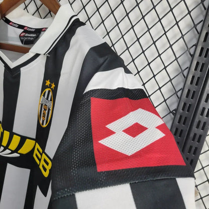 Camiseta Juventus Retro 2001/02
