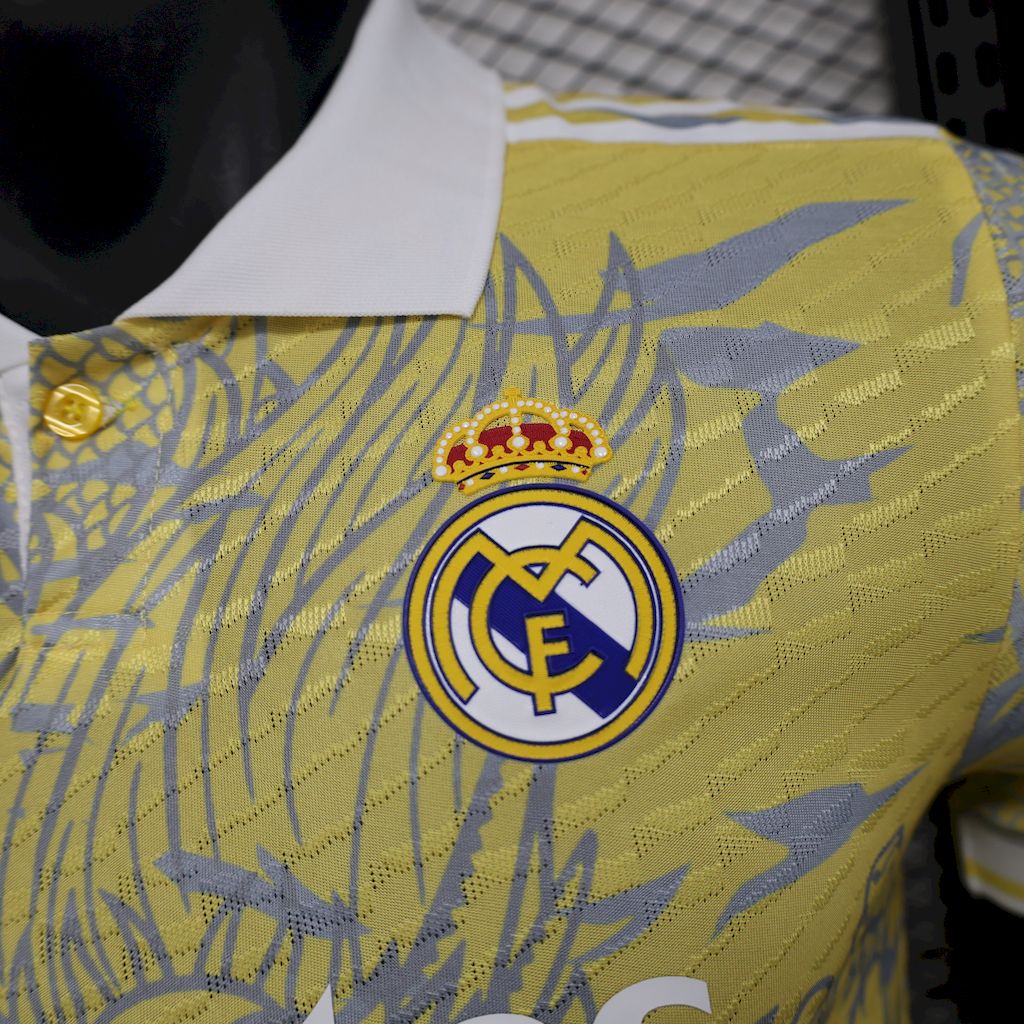 Real Madrid Polo Beige 2025/26 Versión Jugador