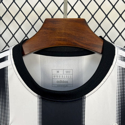 Newcastle United Local 2025/26 Versión Fan