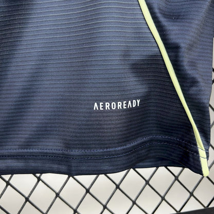 Real Madrid Manga Larga Visita 2025/26 Versión Fan