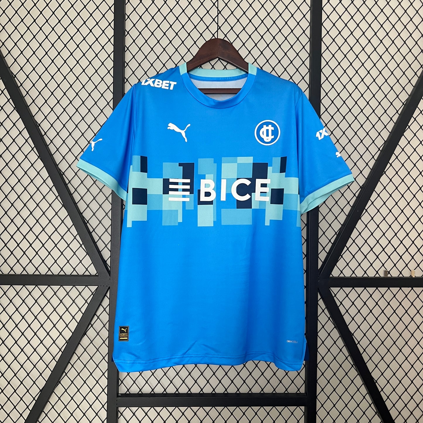 Camiseta Universidad Católica celeste 2024