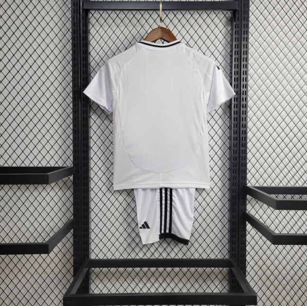 Real Madrid Local 2024/25 Kit Niños